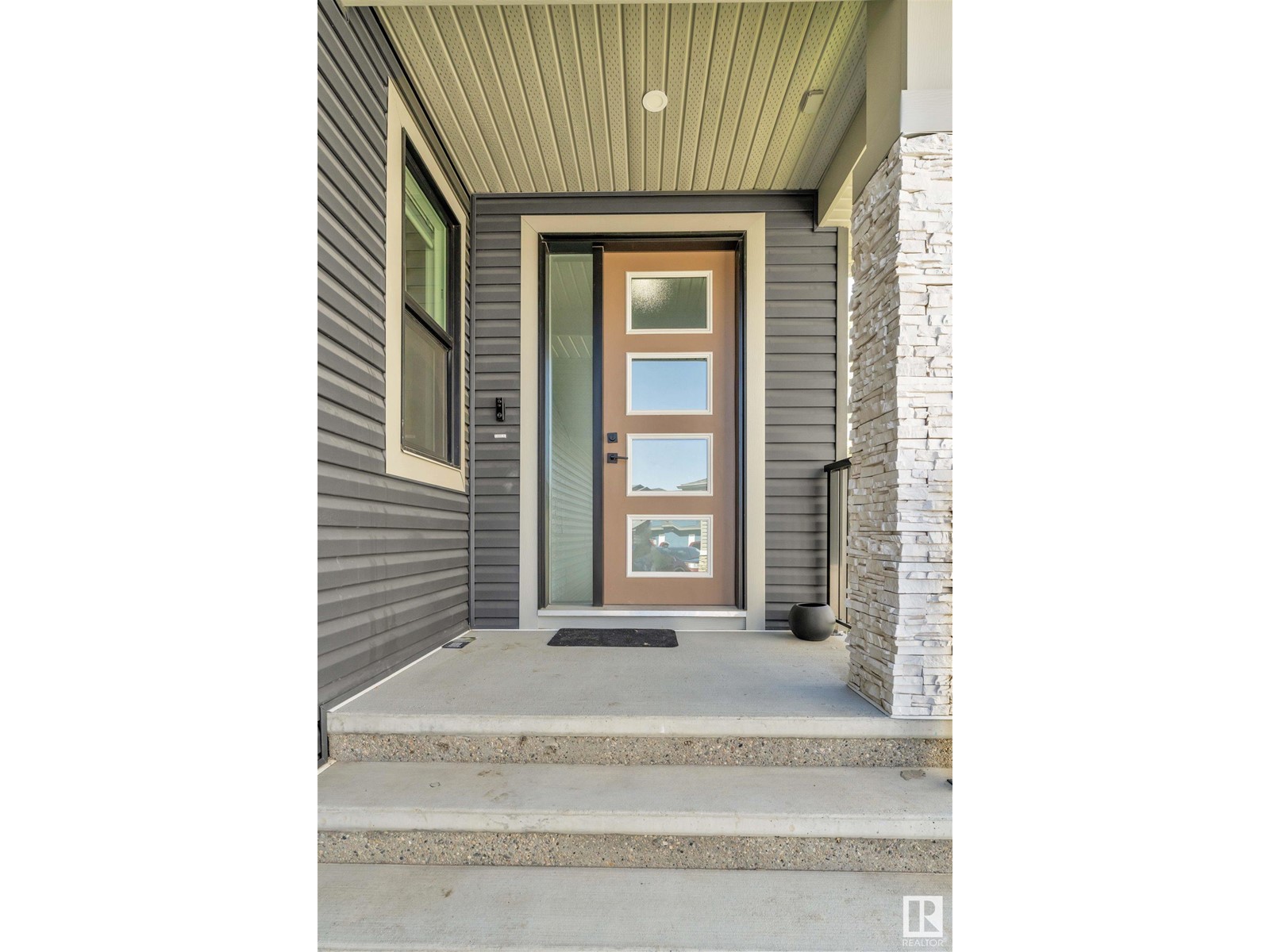 15004 15 ST NW