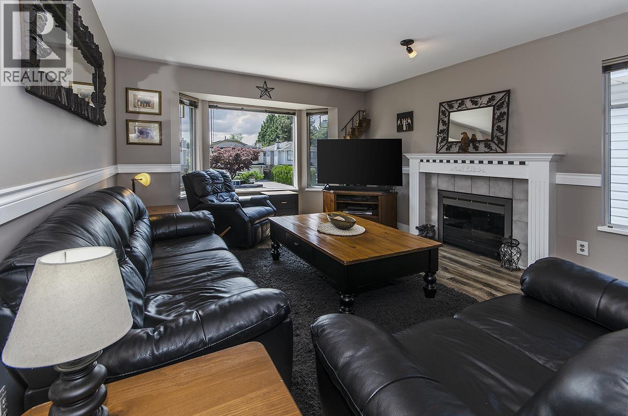 649 PENDER PLACE