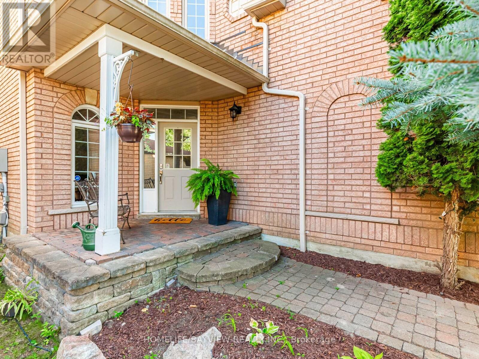 109 THICKET CRESCENT