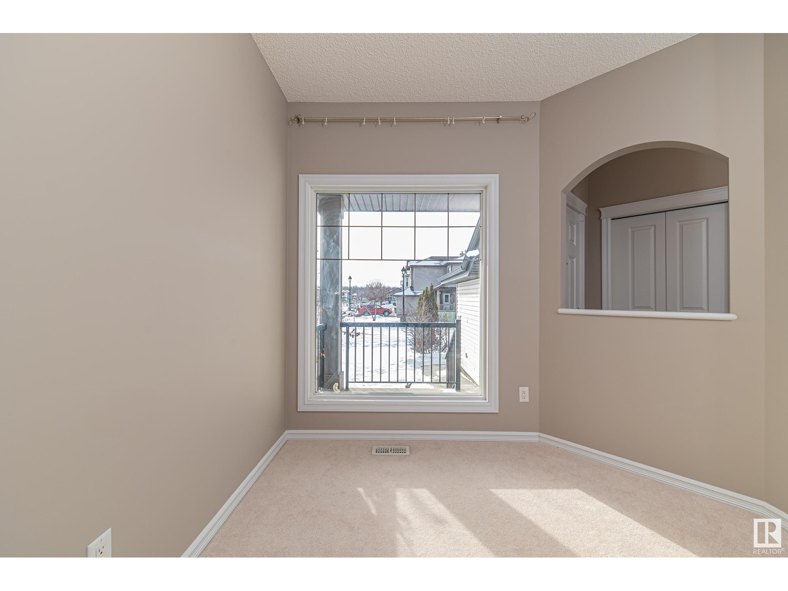 20604 92 AV NW