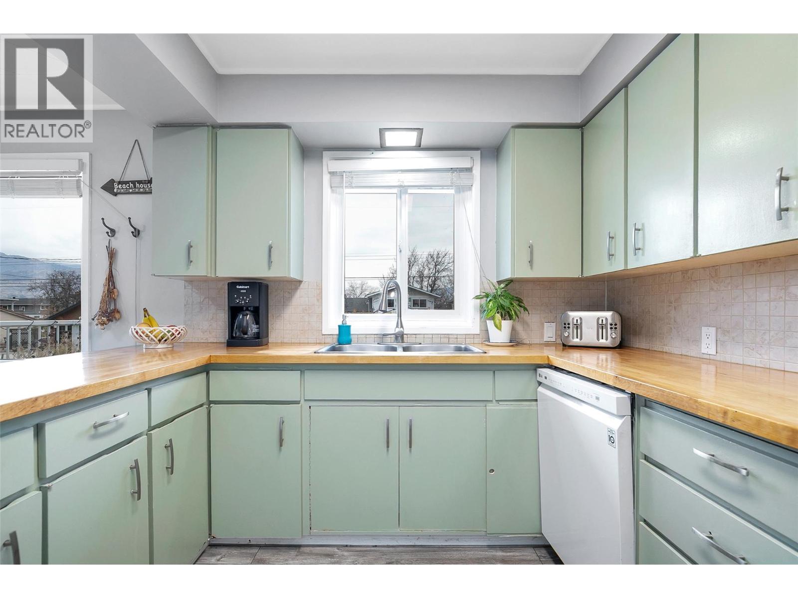 4142 San Clemente Avenue