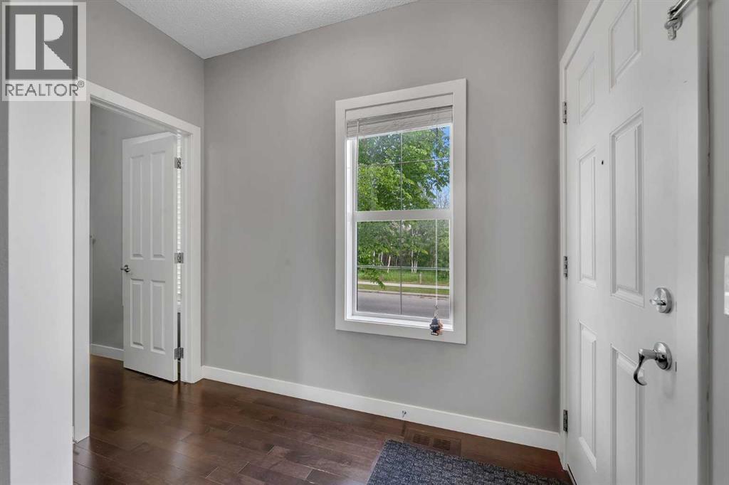 240 Elgin Meadows Way SE