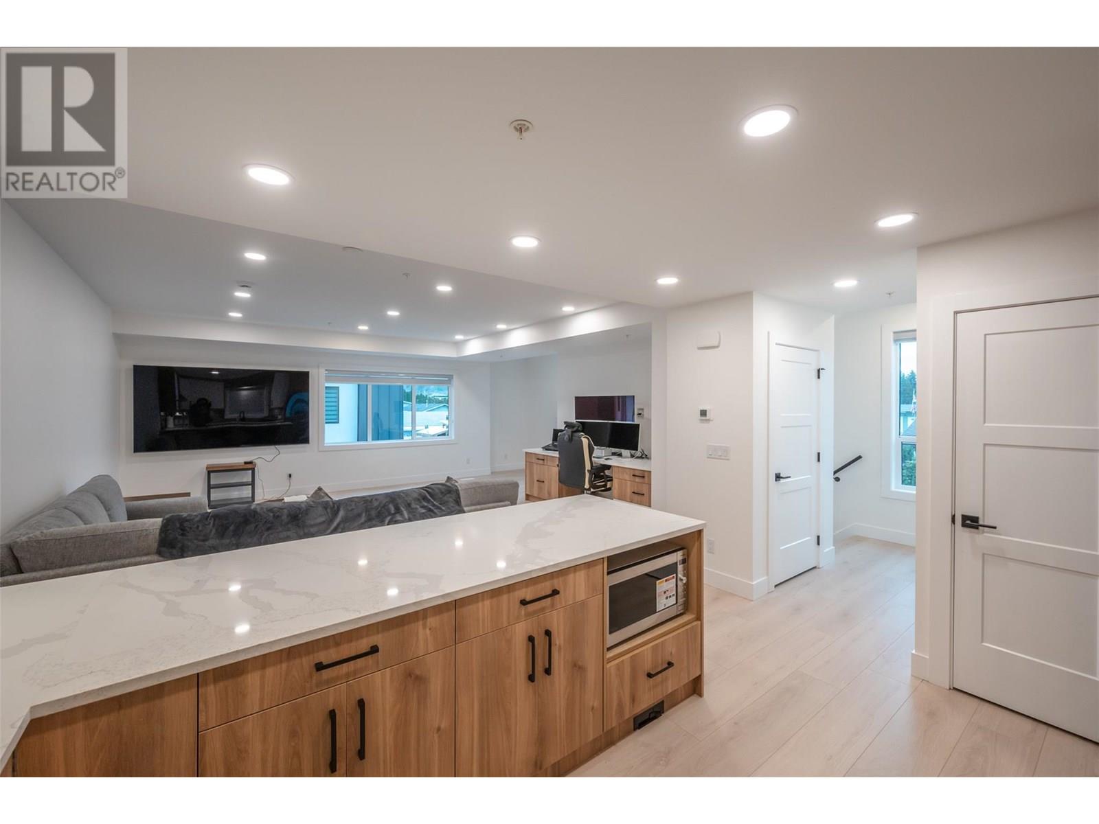 10615 ELLIOTT Street Unit# 104