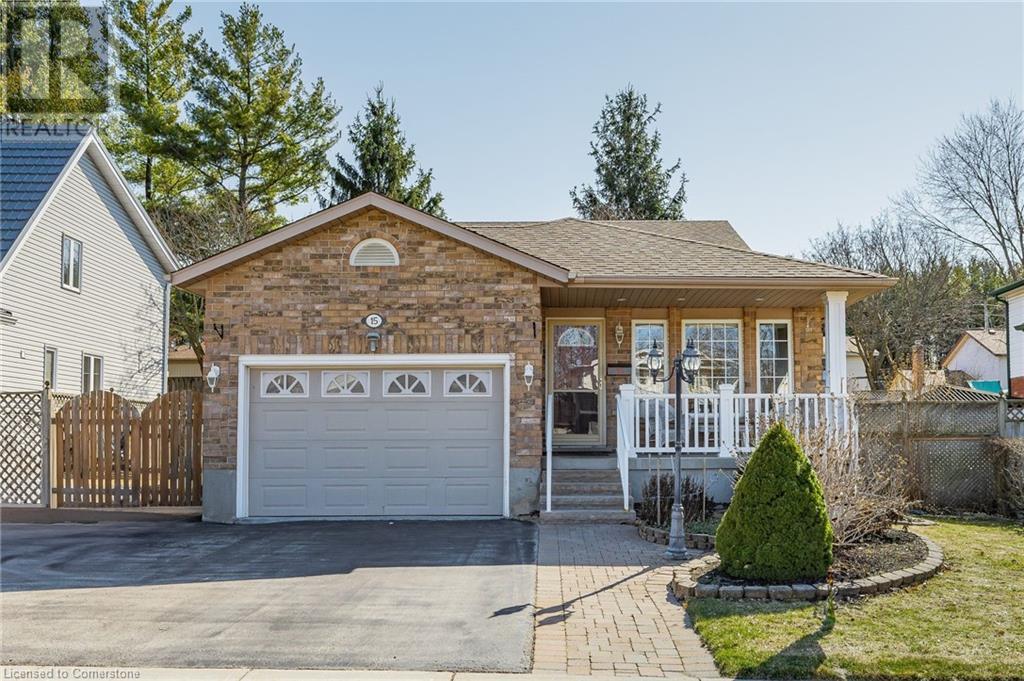 15 ABBEYWOOD Crescent