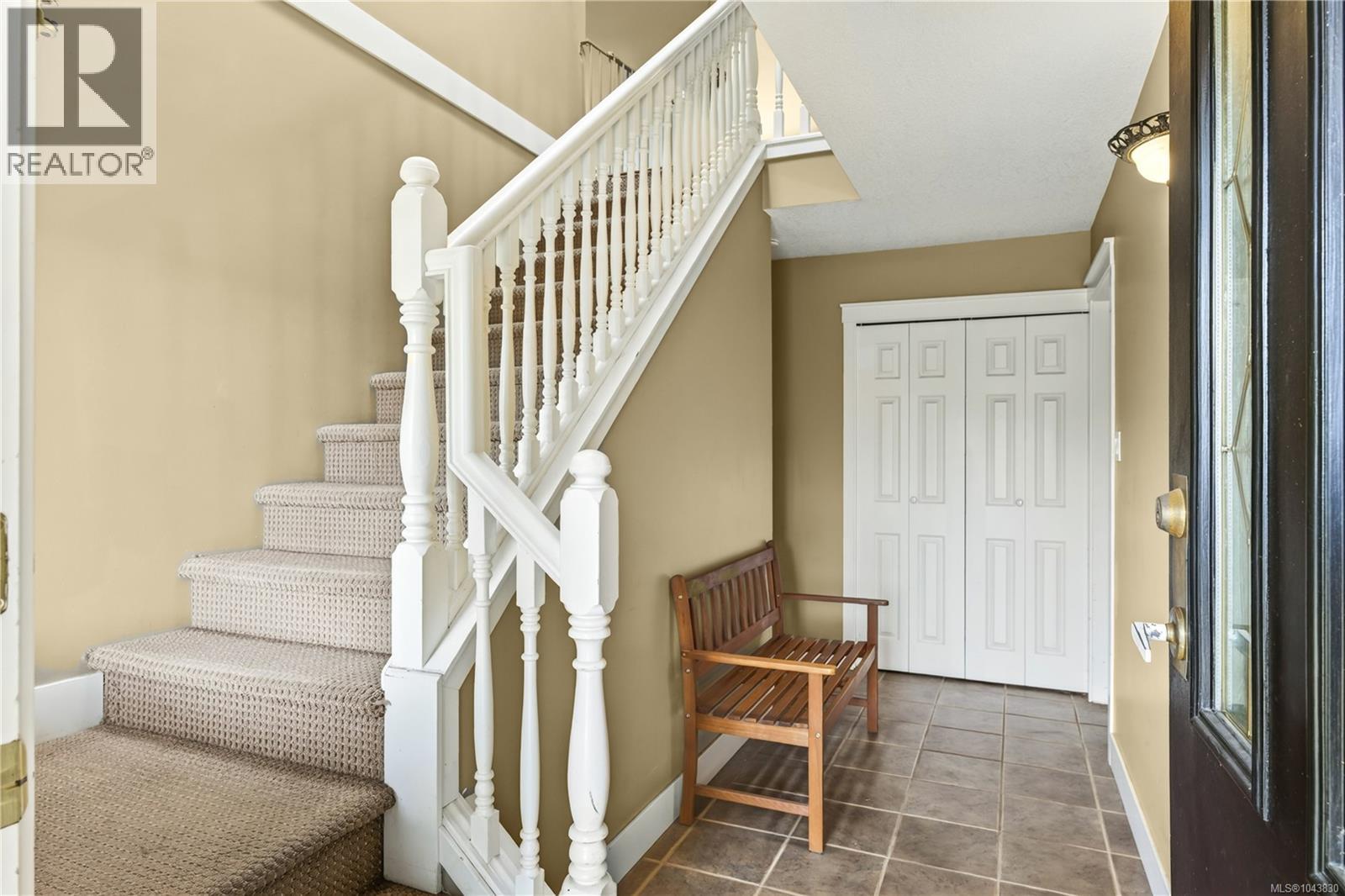 844 Therres Cres