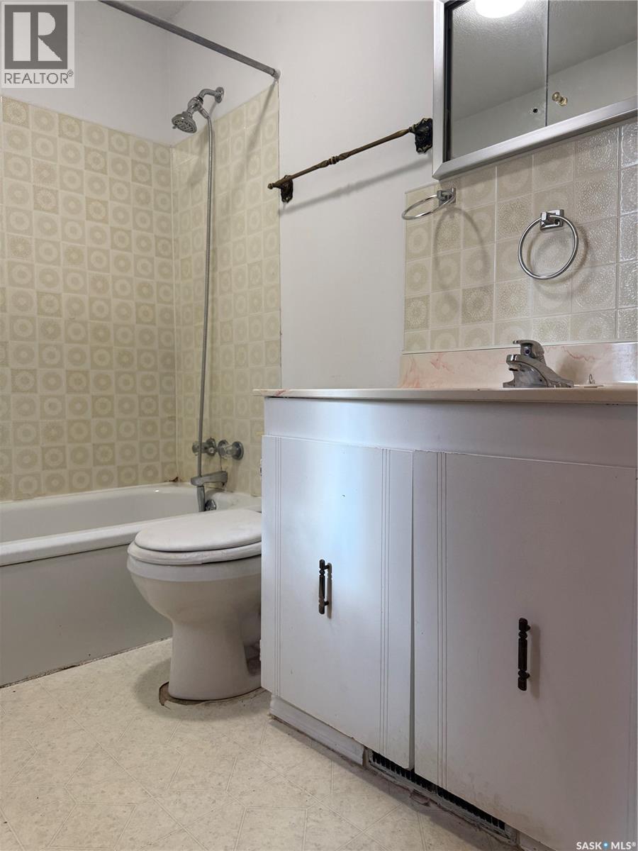 598 Prince Edward STREET