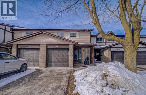 46 CEDARWOODS Crescent Unit# 6 Kitchener ON N2C2L7