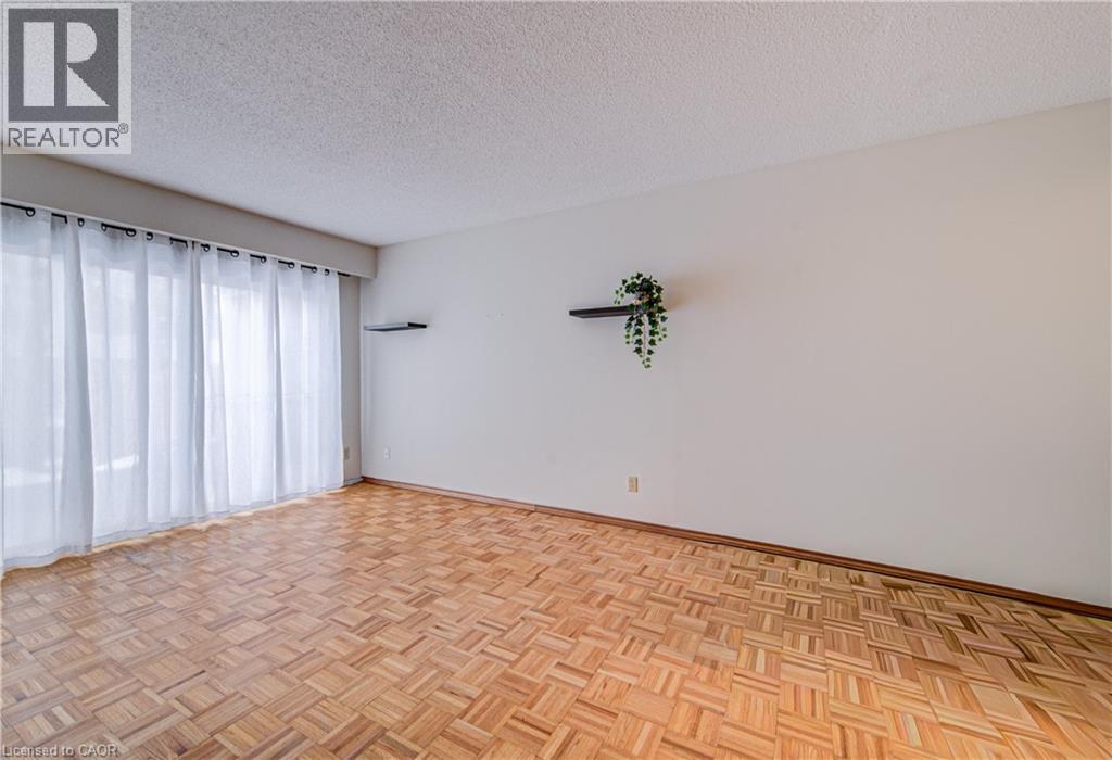 46 CEDARWOODS Crescent Unit# 6