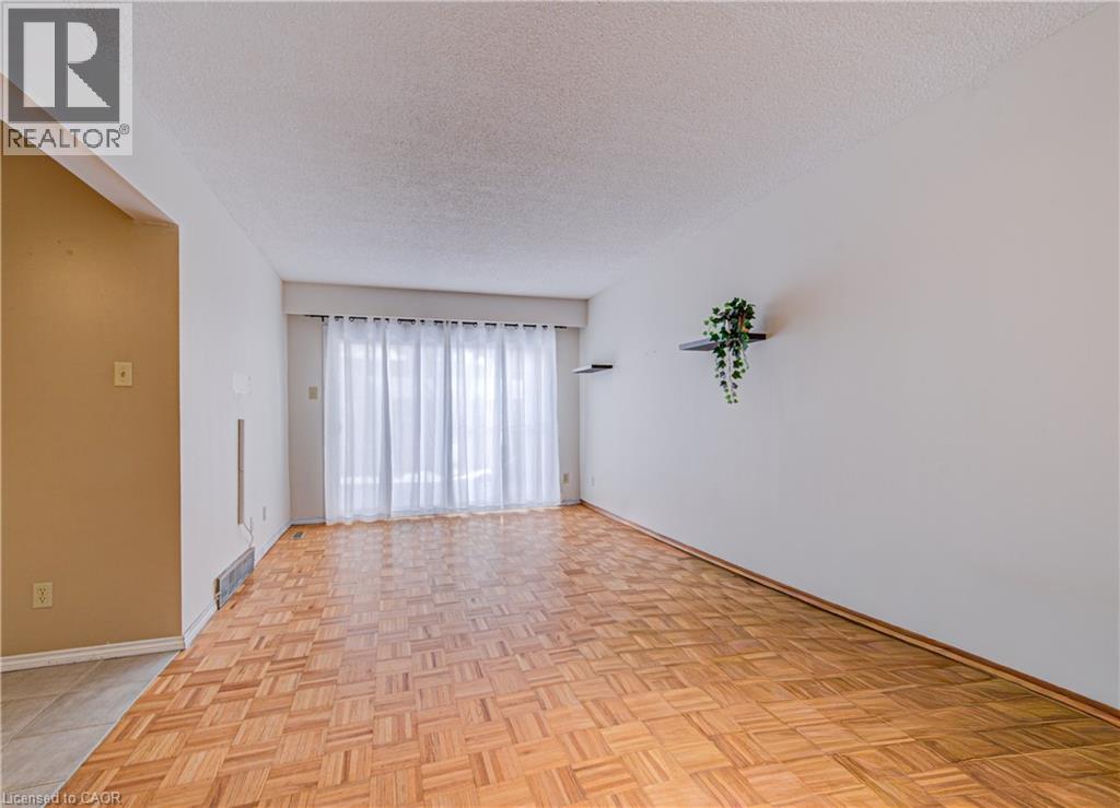 46 CEDARWOODS Crescent Unit# 6