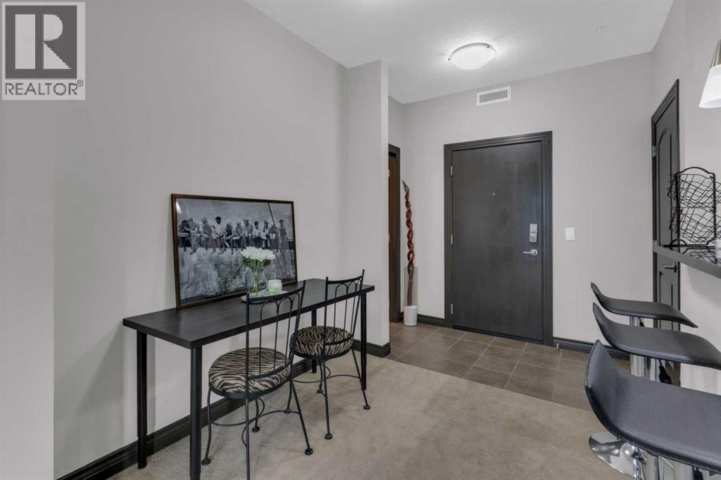 308, 30 Royal Oak Plaza NW