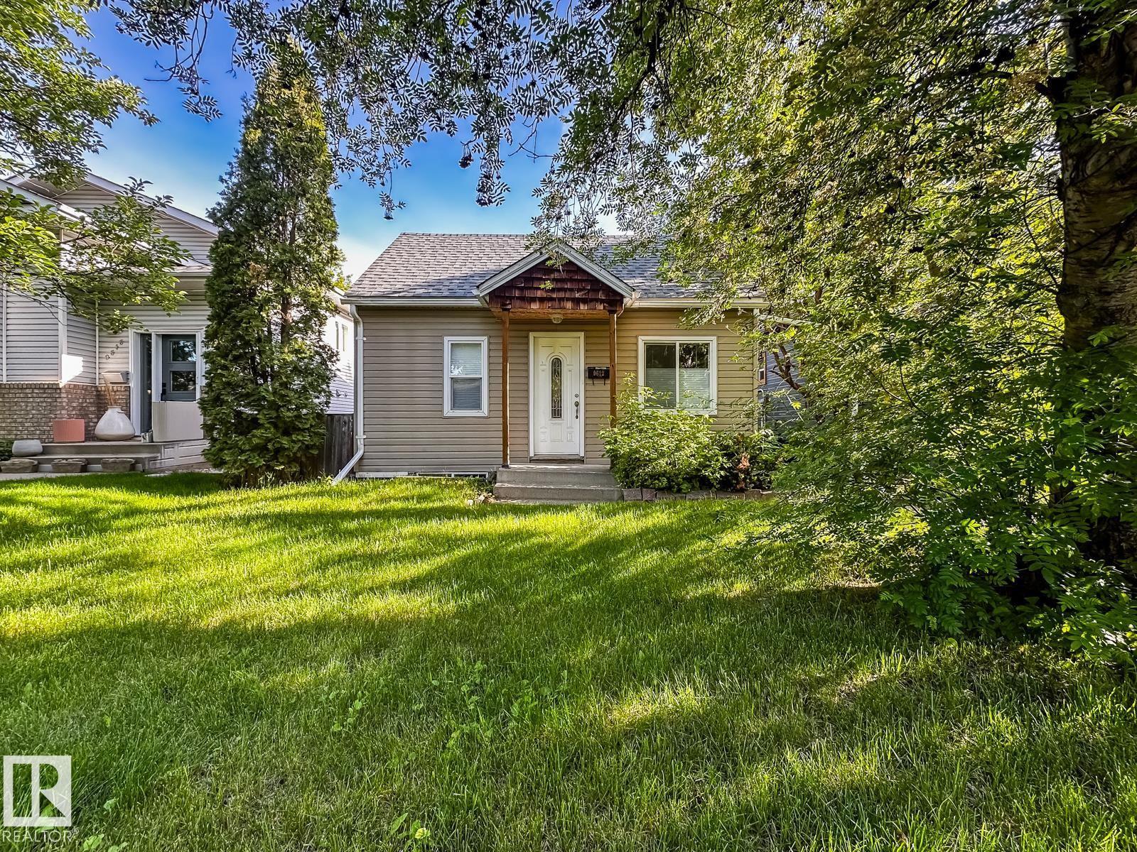 9612 74 AV NW