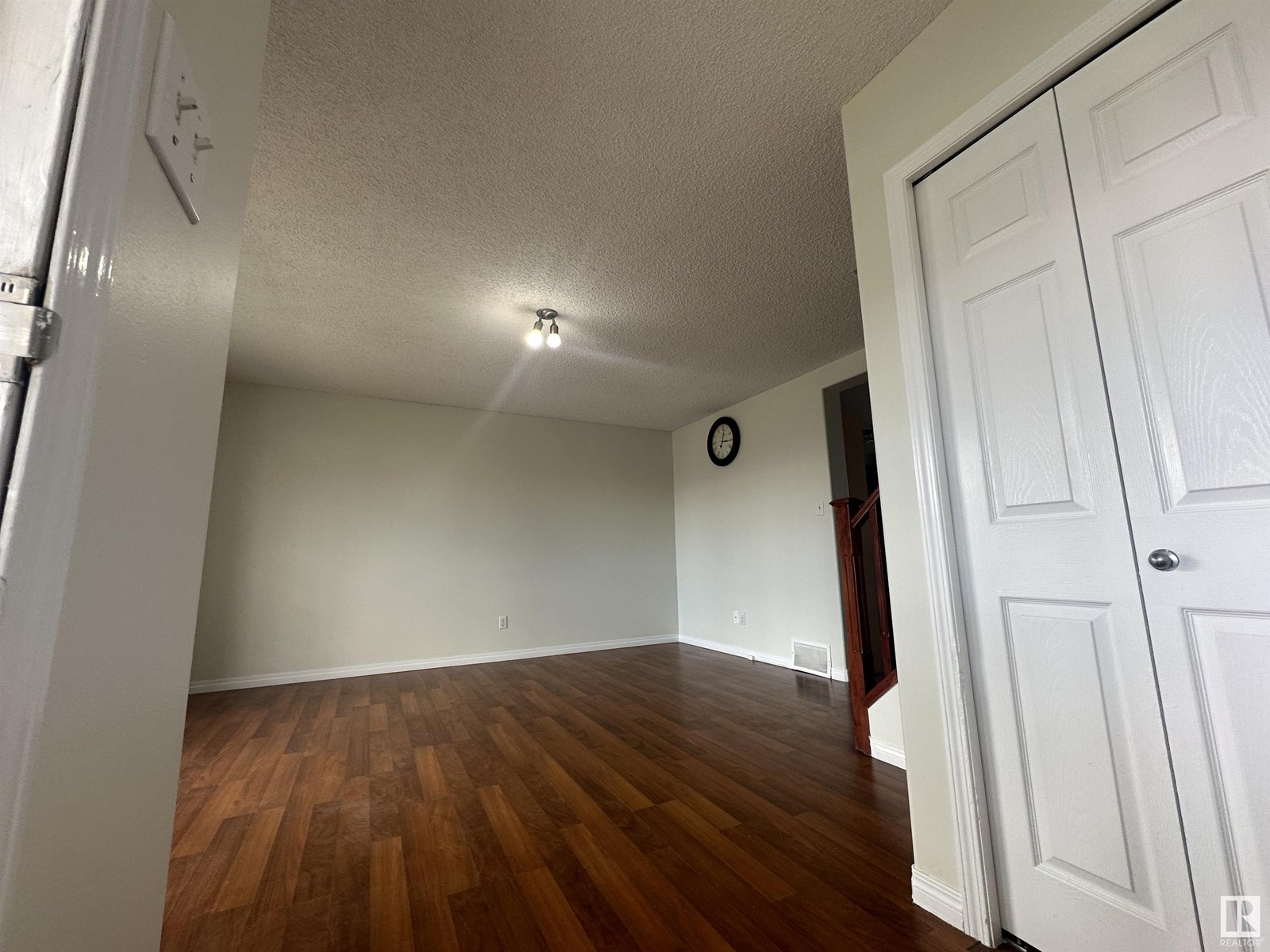 2536 30 AV NW