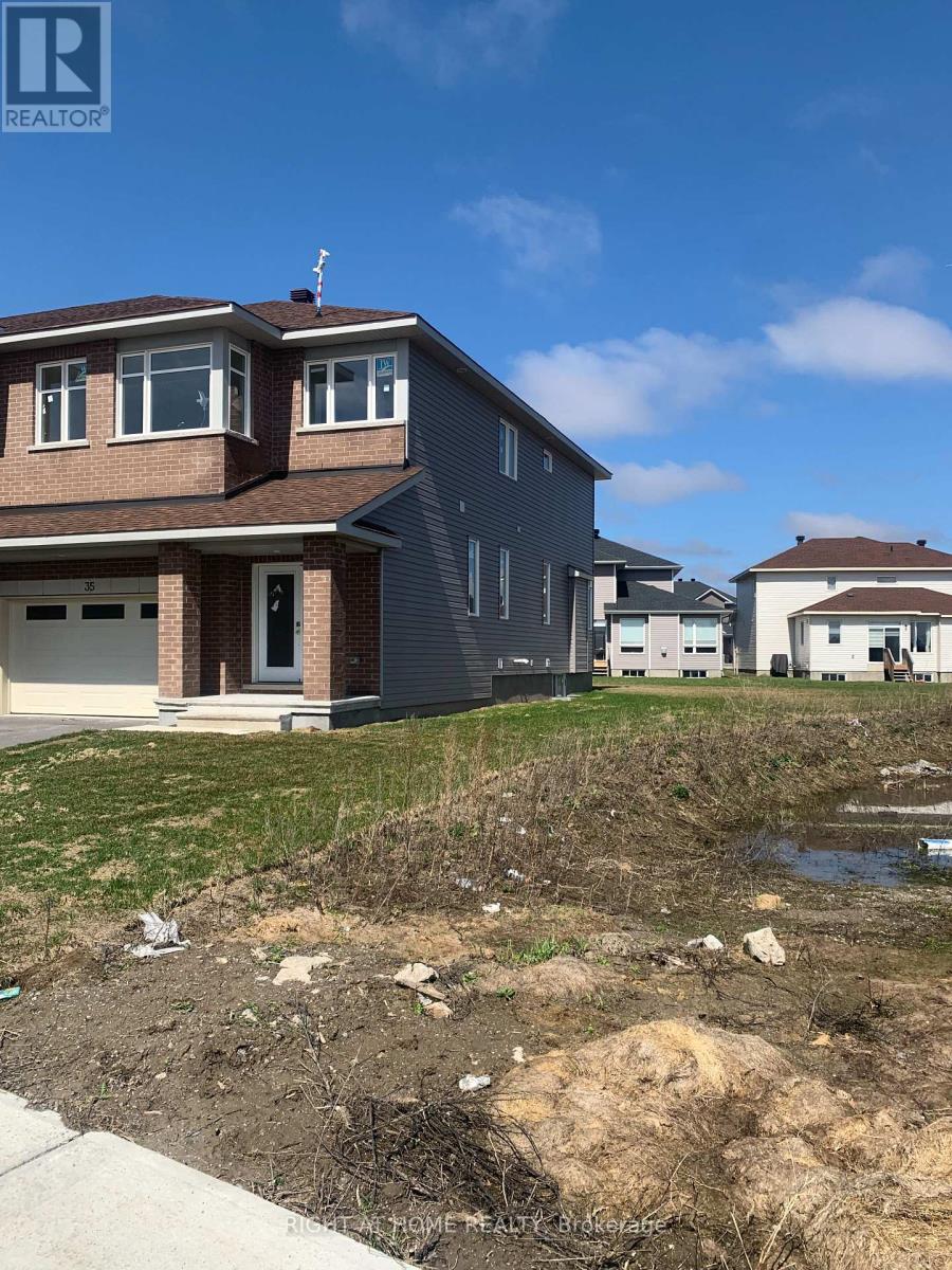 35 WYLIE WAY