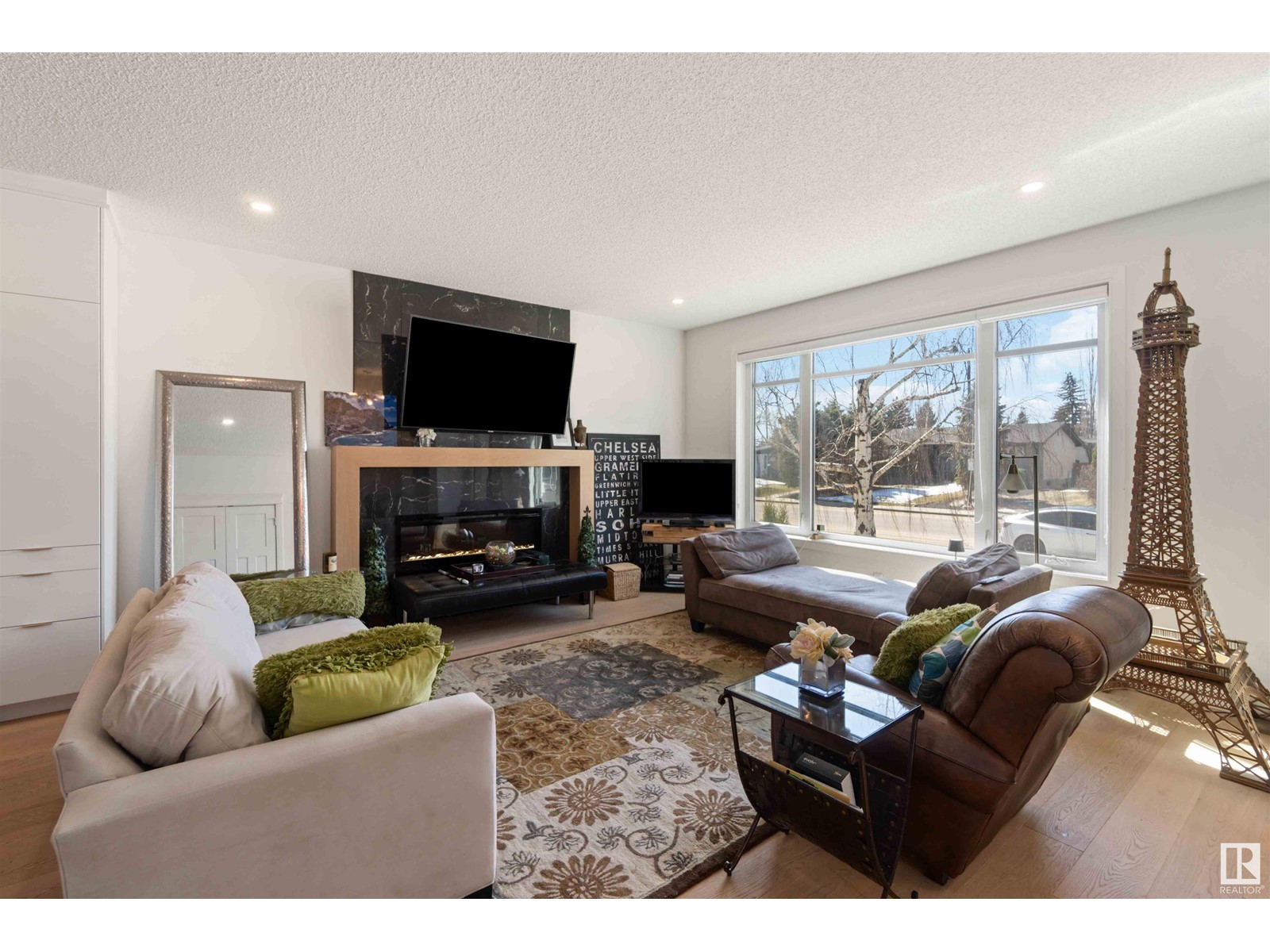 5805 113 A ST NW