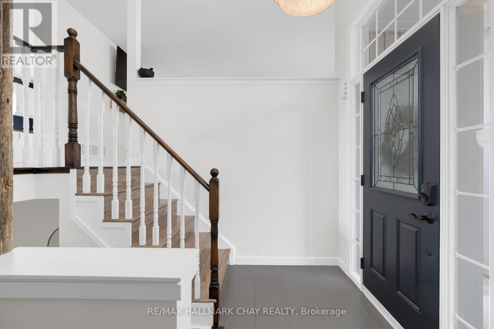 204 FOREST CRESCENT