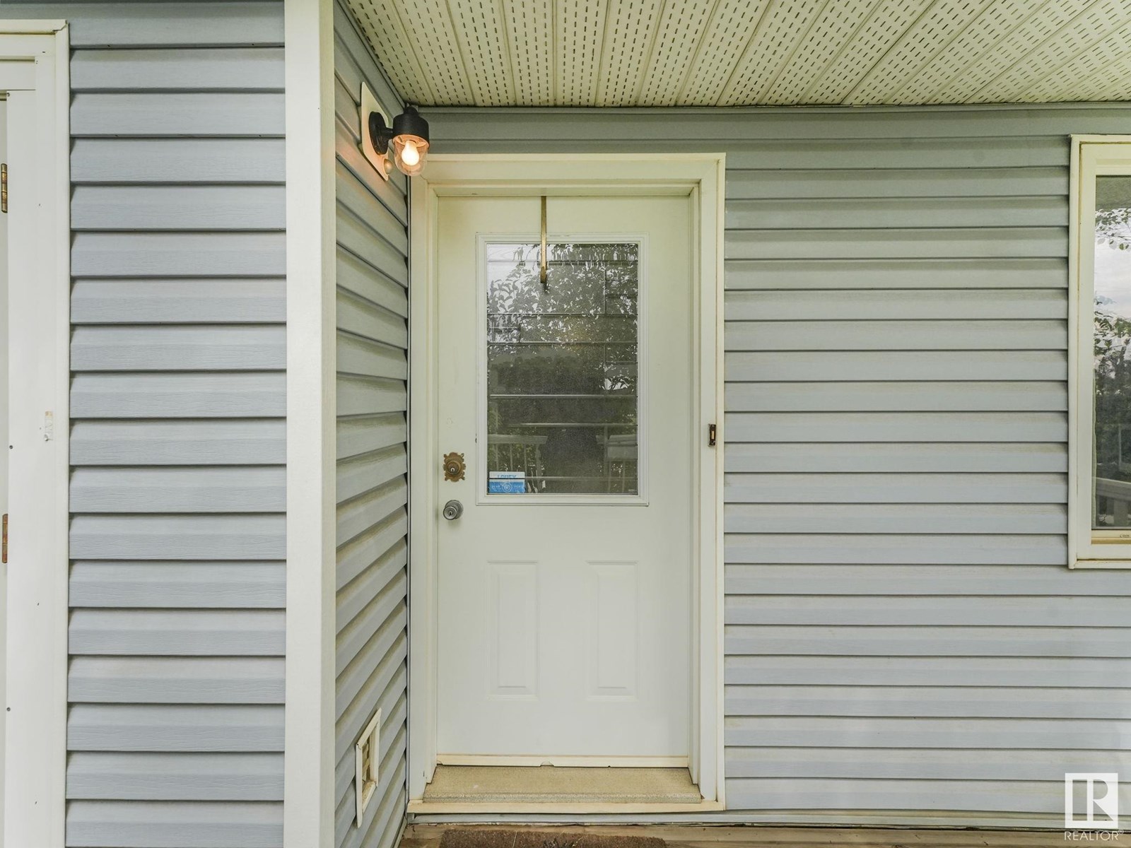 11604 127 AV NW
