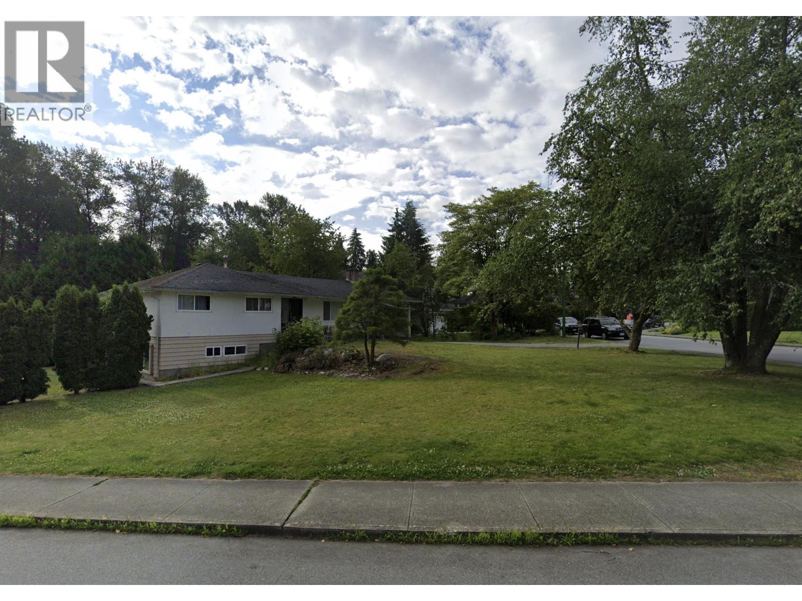 7566 KRAFT PLACE