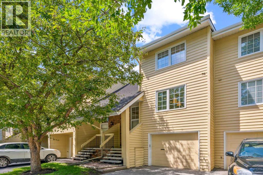 408 Point Mckay Gardens NW