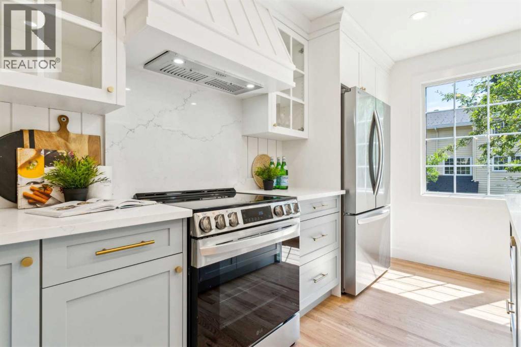 408 Point Mckay Gardens NW