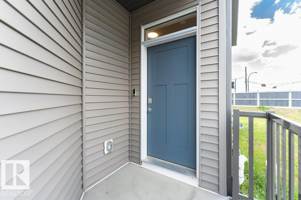 2528 152 AV NW