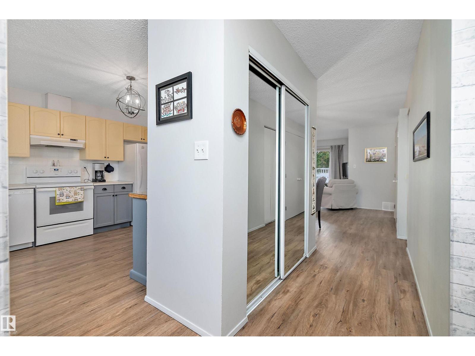 10646 29 AV NW