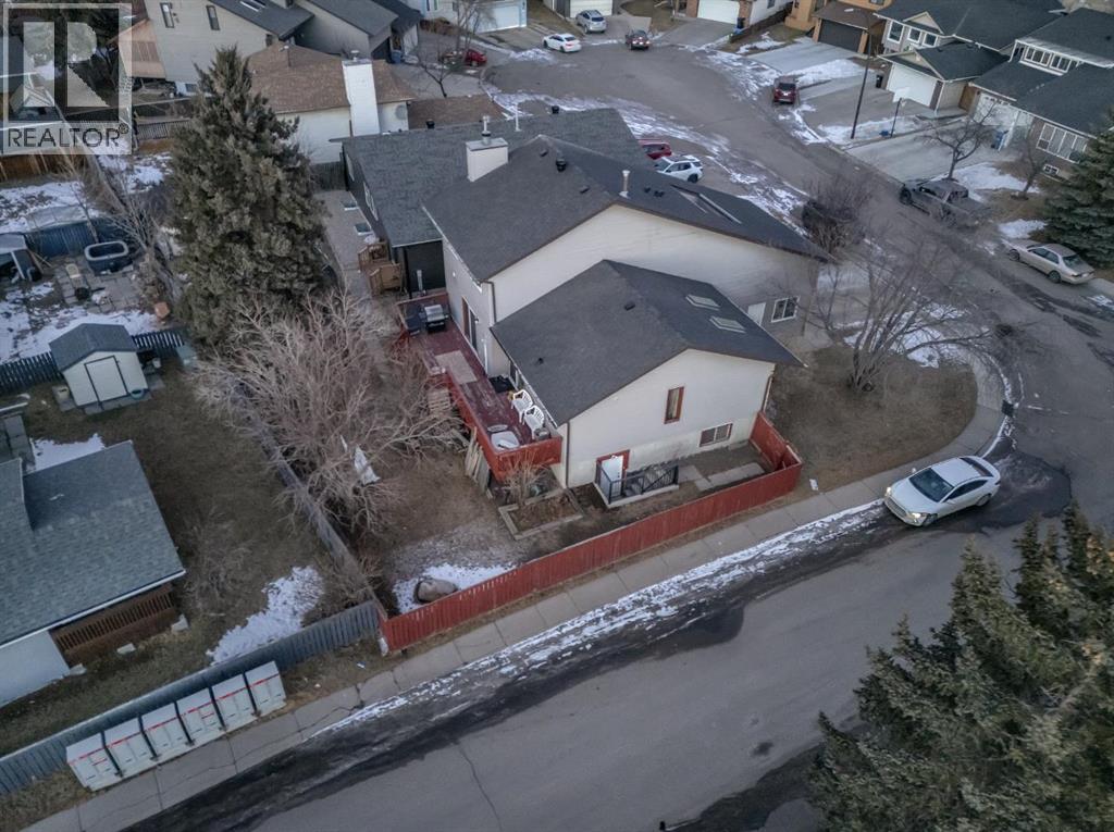 48 Castleglen Court NE