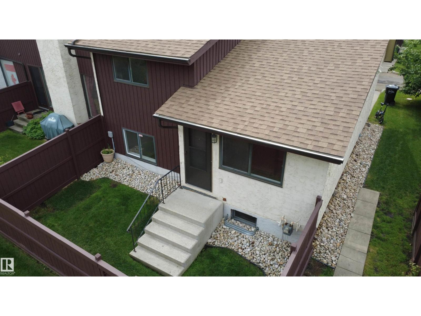 744 SADDLEBACK RD NW