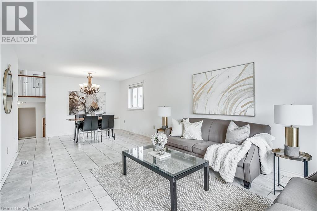 9 VALANNA Court