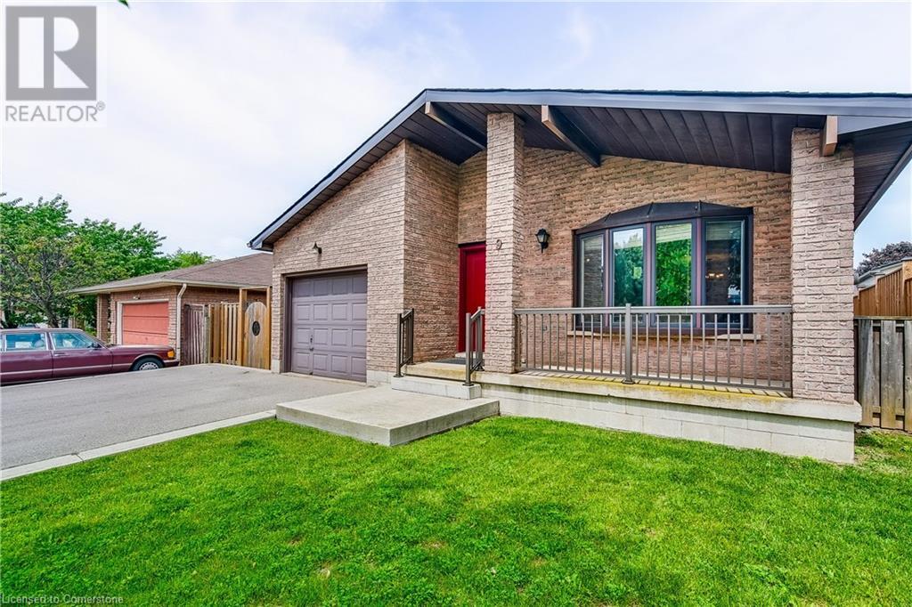 9 VALANNA Court