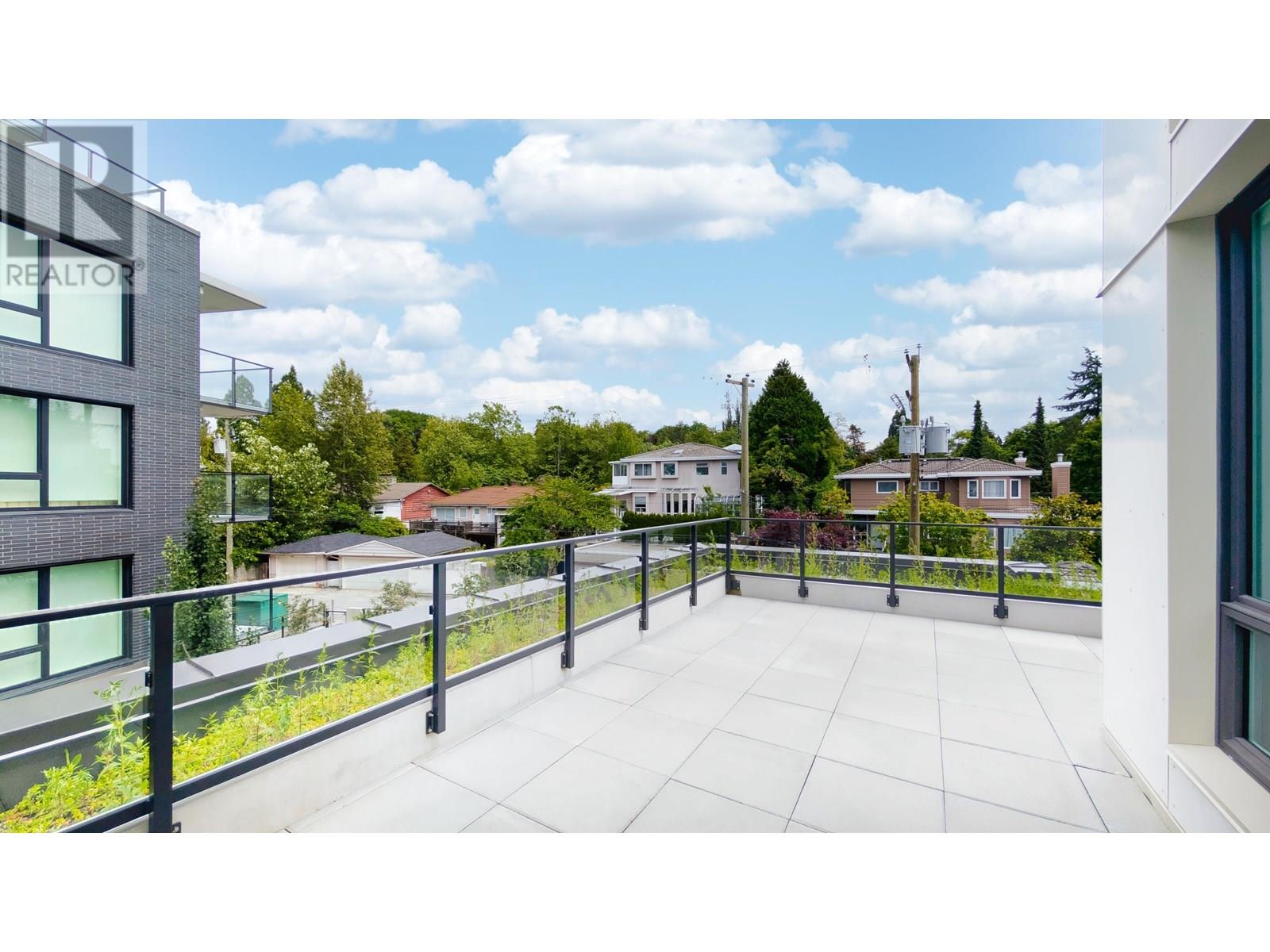 315 5212 CAMBIE STREET