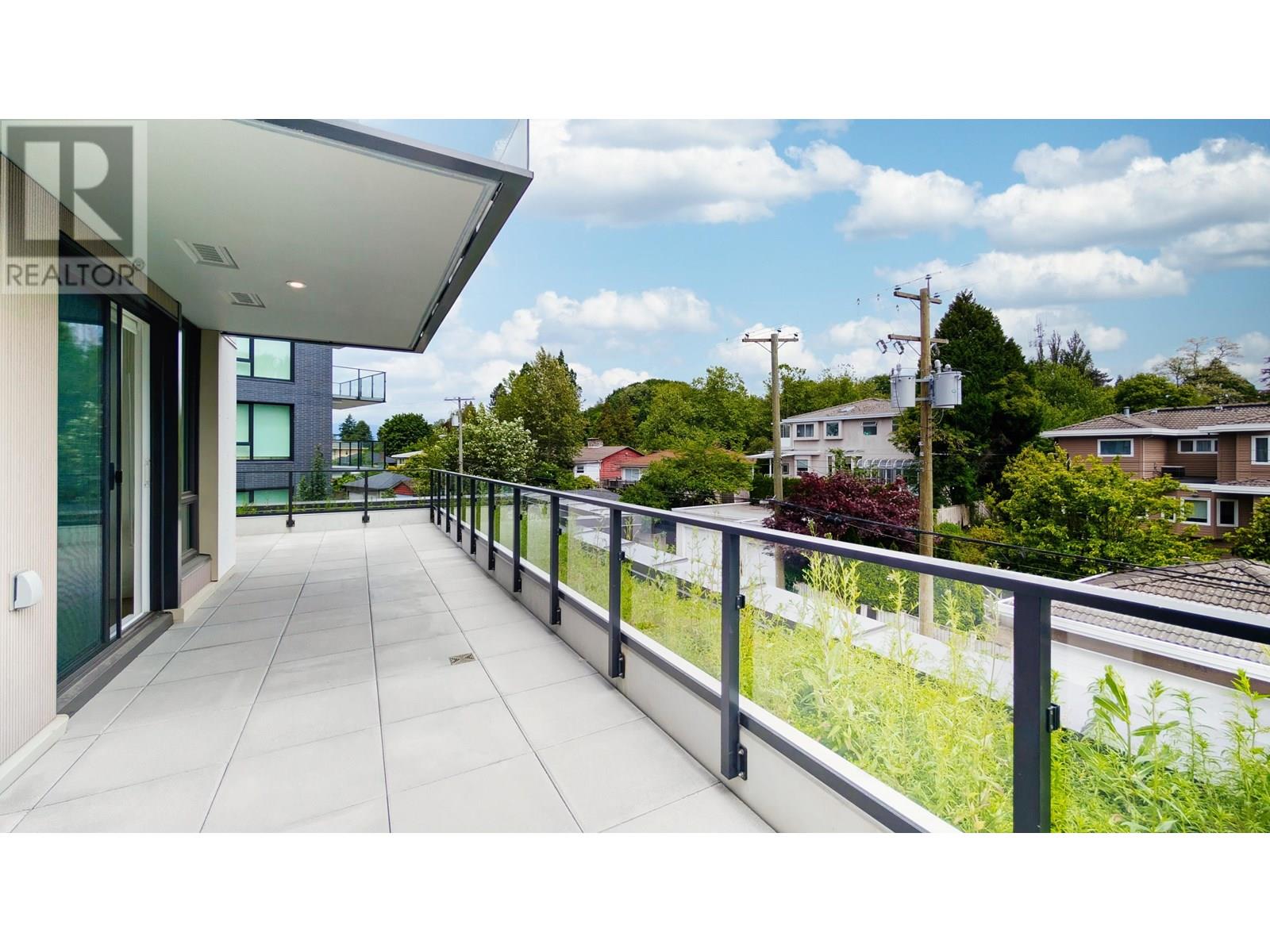 315 5212 CAMBIE STREET