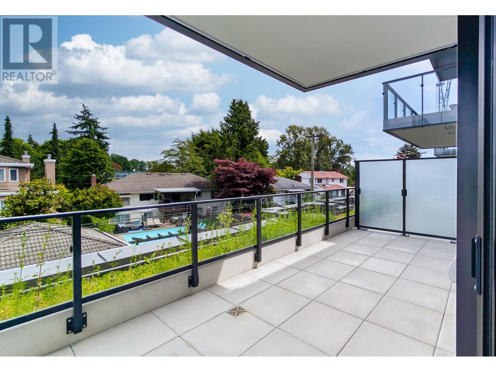 315 5212 CAMBIE STREET