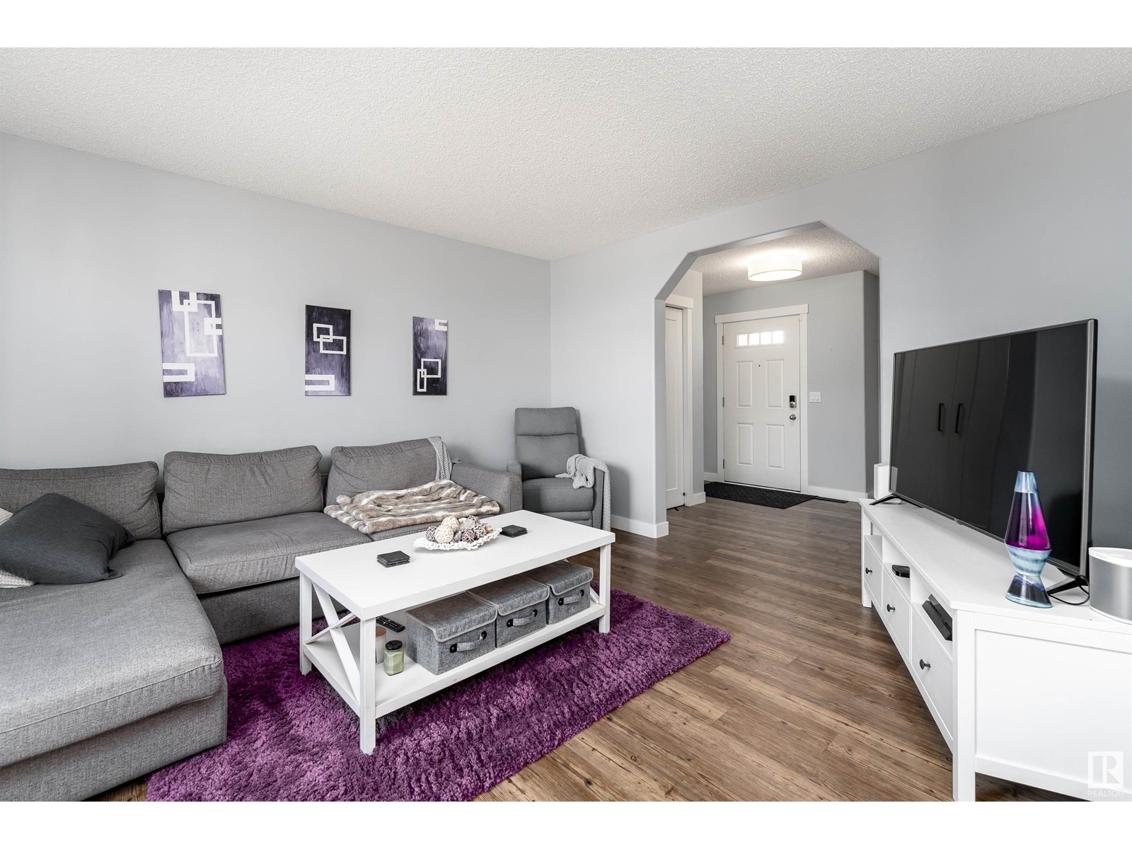 212 ASCOTT CR
