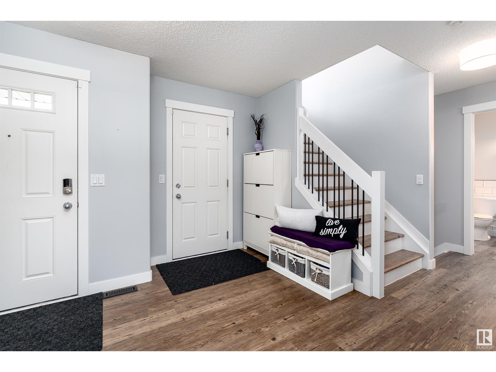 212 ASCOTT CR