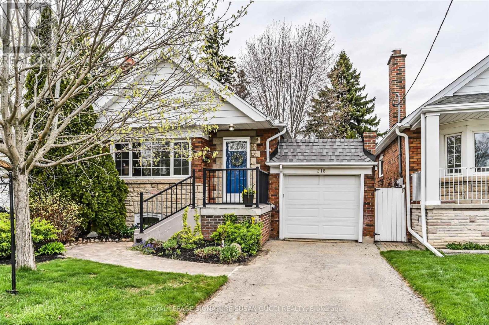 218 GLENWOOD CRESCENT