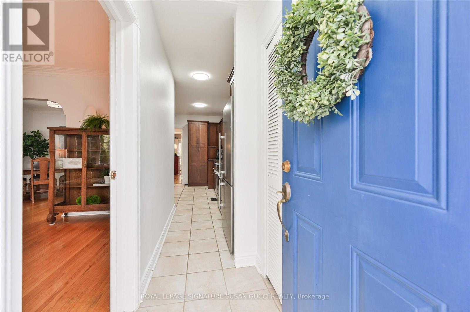 218 GLENWOOD CRESCENT