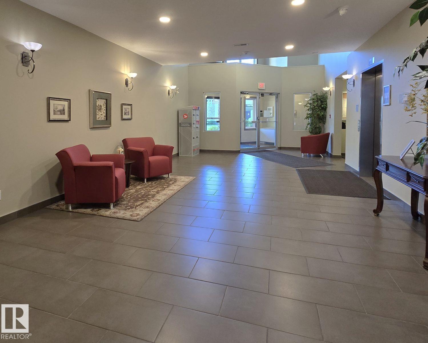 #318 160 MAGRATH RD NW