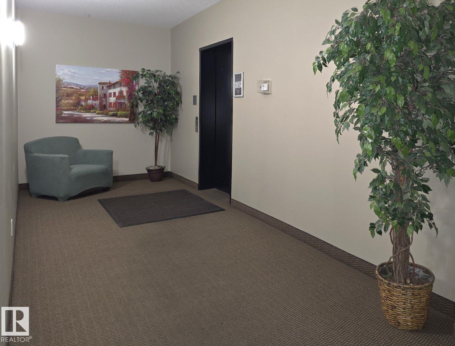 #318 160 MAGRATH RD NW