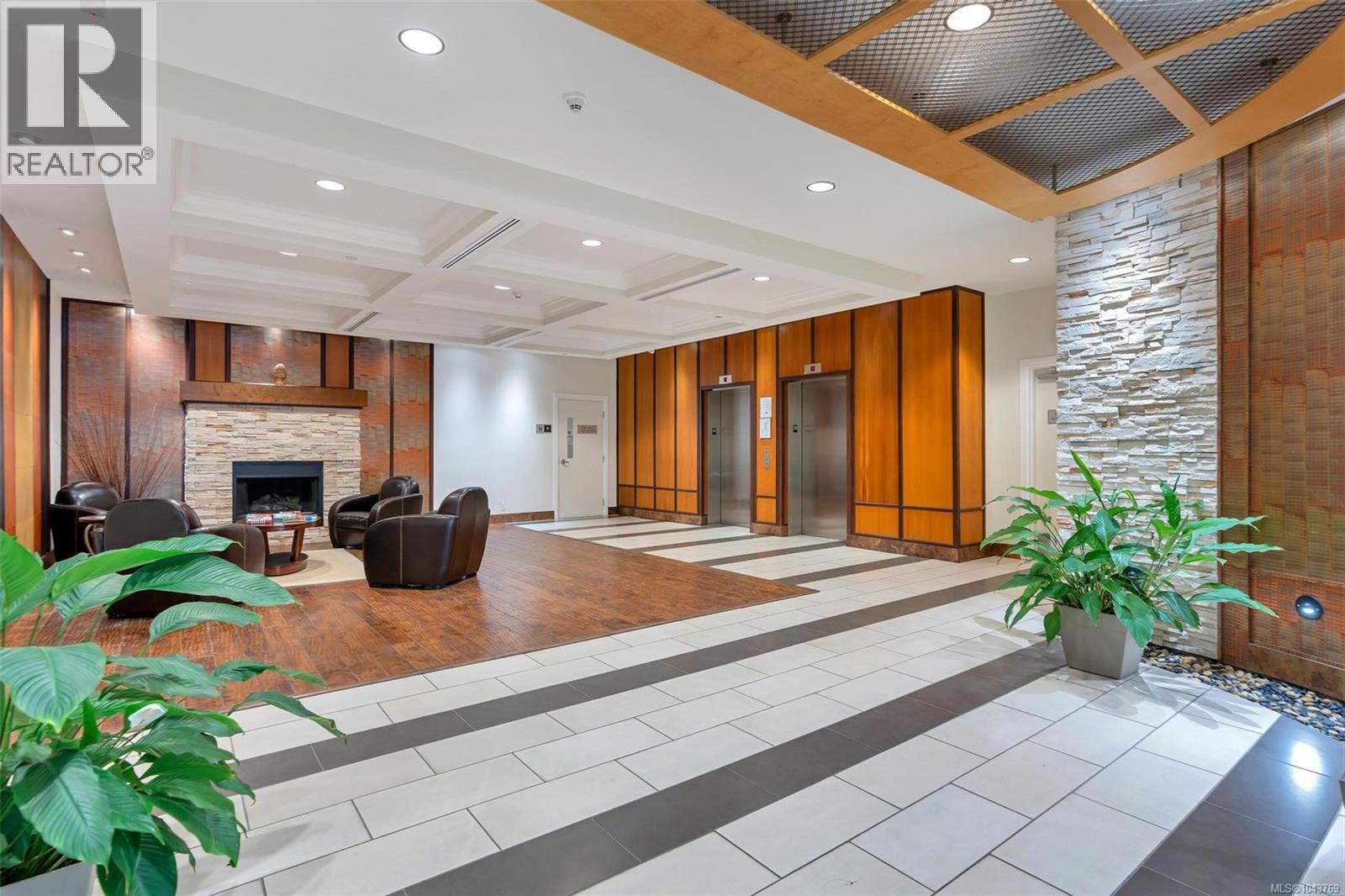 405 1335 Bear Mountain Pkwy