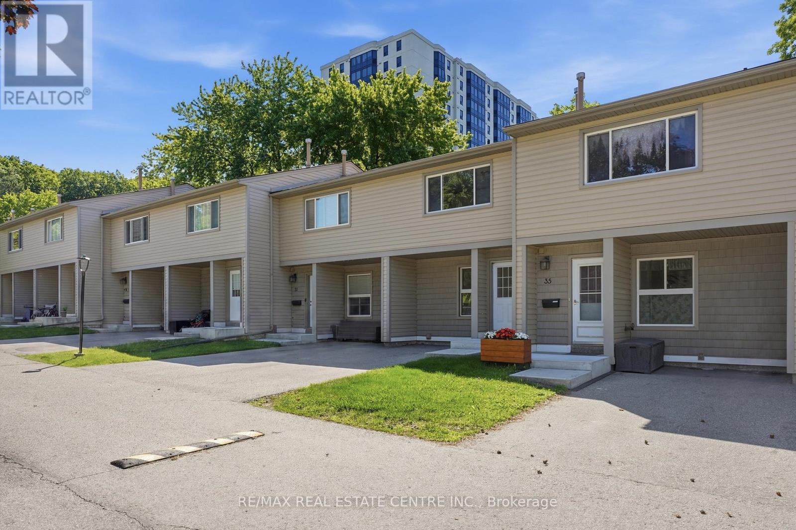 34 - 15 GREEN VALLEY DRIVE