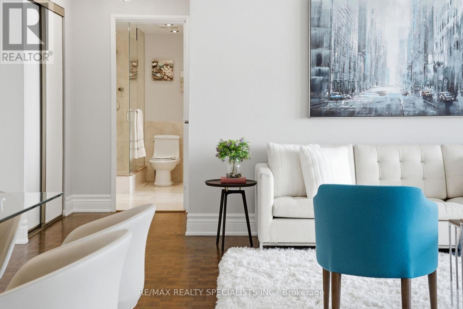 2001 - 65 SKYMARK DRIVE