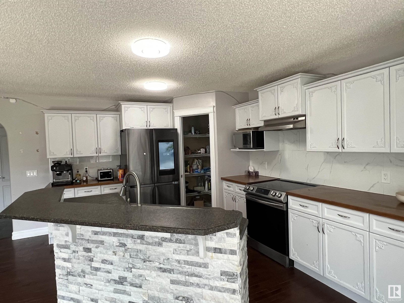 21 BIRCH PL
