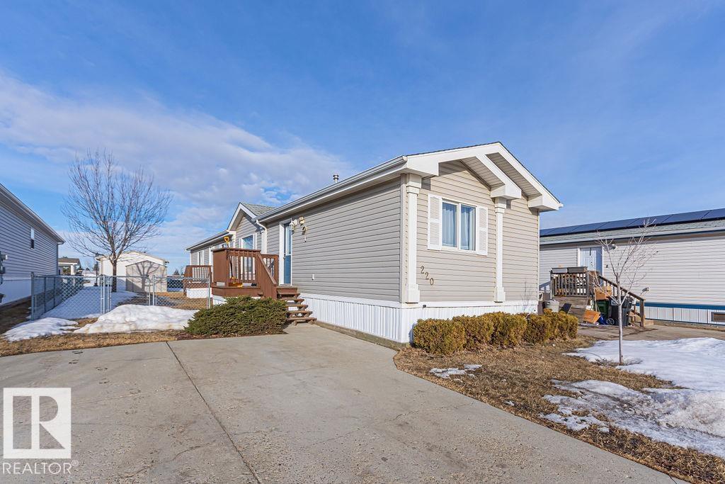 220 Oak Wood DR DR SW NW