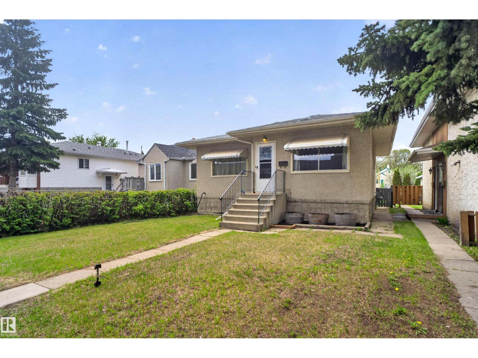 12040 76 ST NW