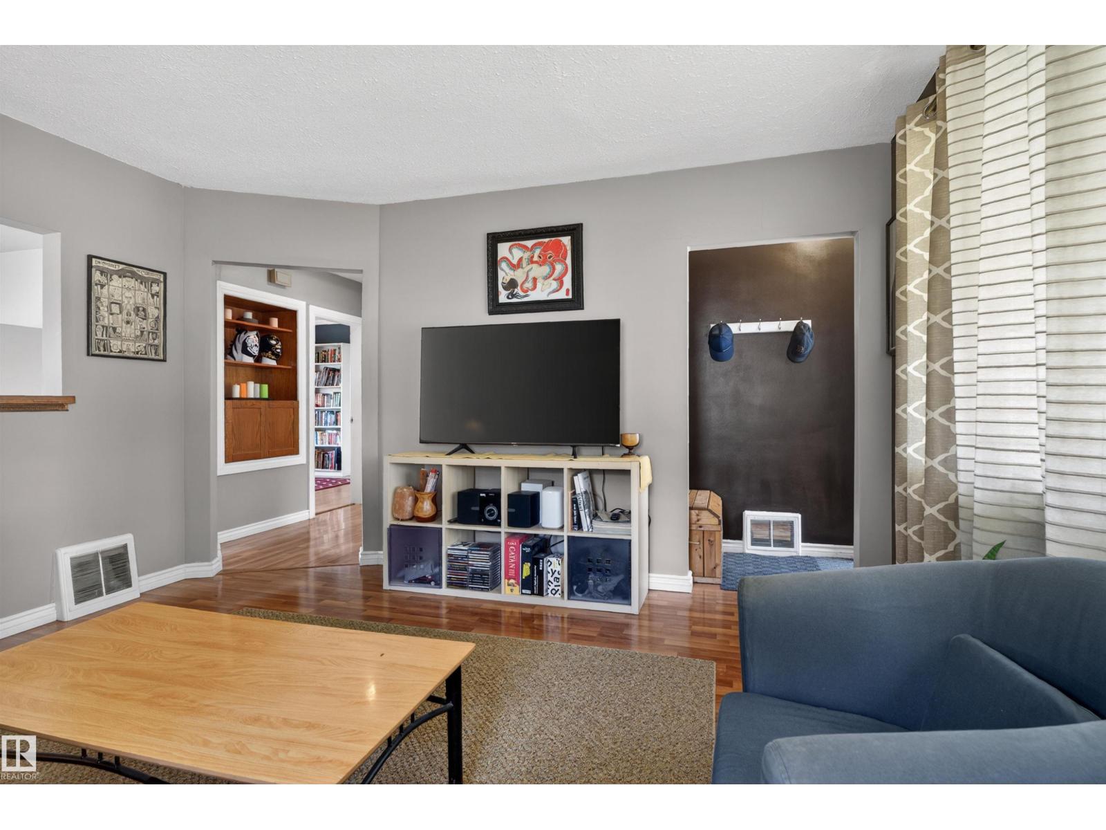 12040 76 ST NW