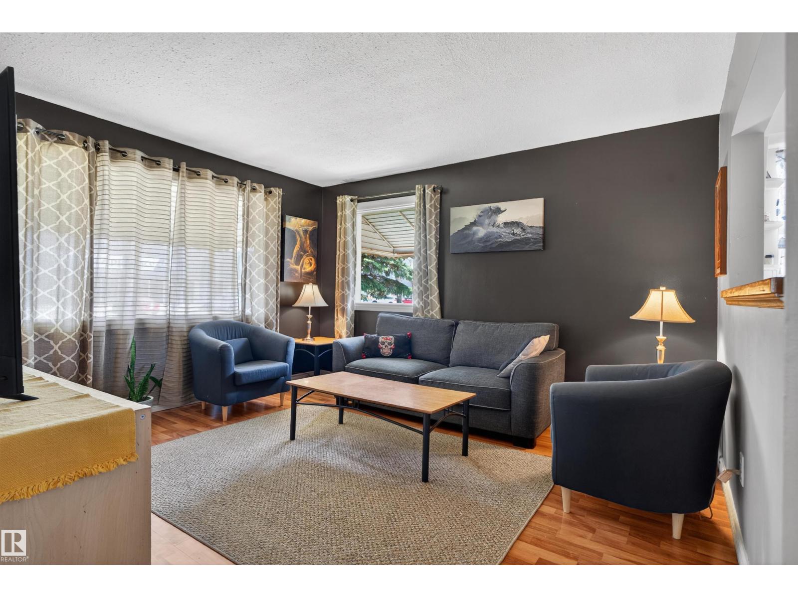 12040 76 ST NW