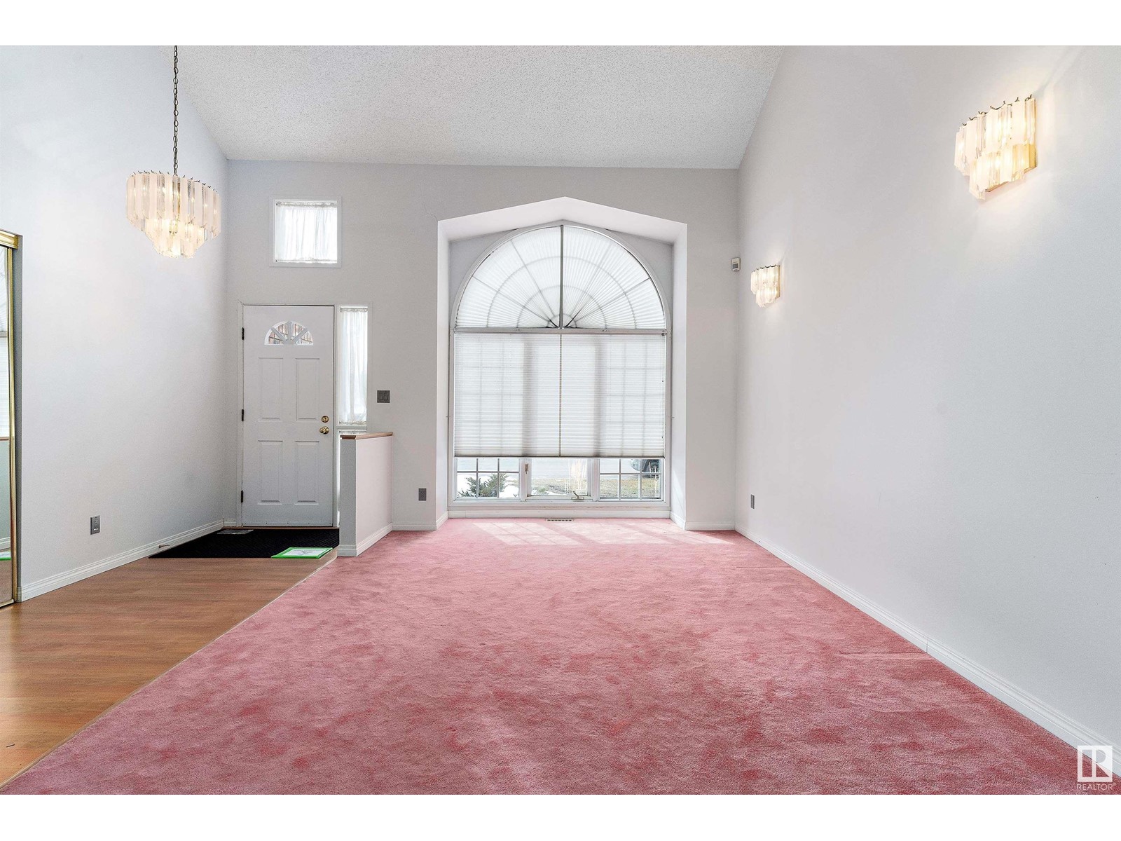 8611 184 St NW