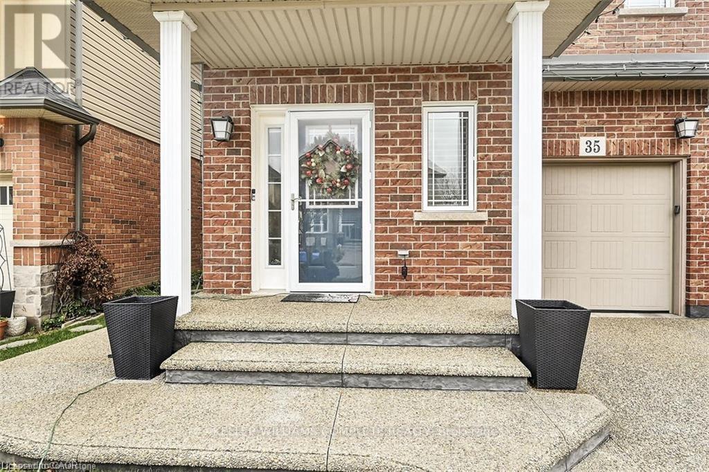 35 WILLOWBANKS TERRACE