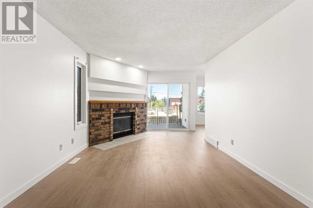 38 Coachway Gardens SW