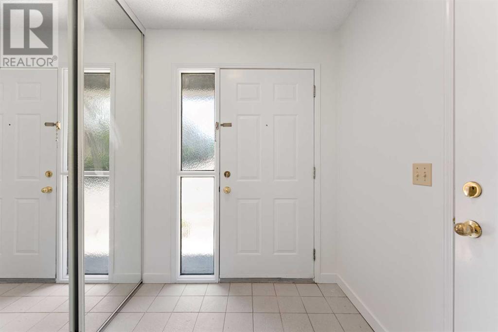 38 Coachway Gardens SW